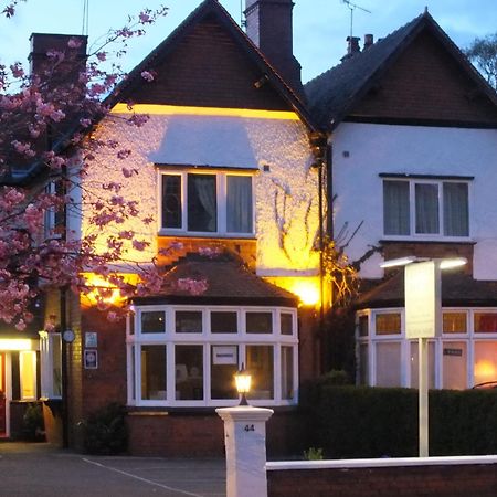 Chester House Guest House Esterno foto The former station building, now a private house