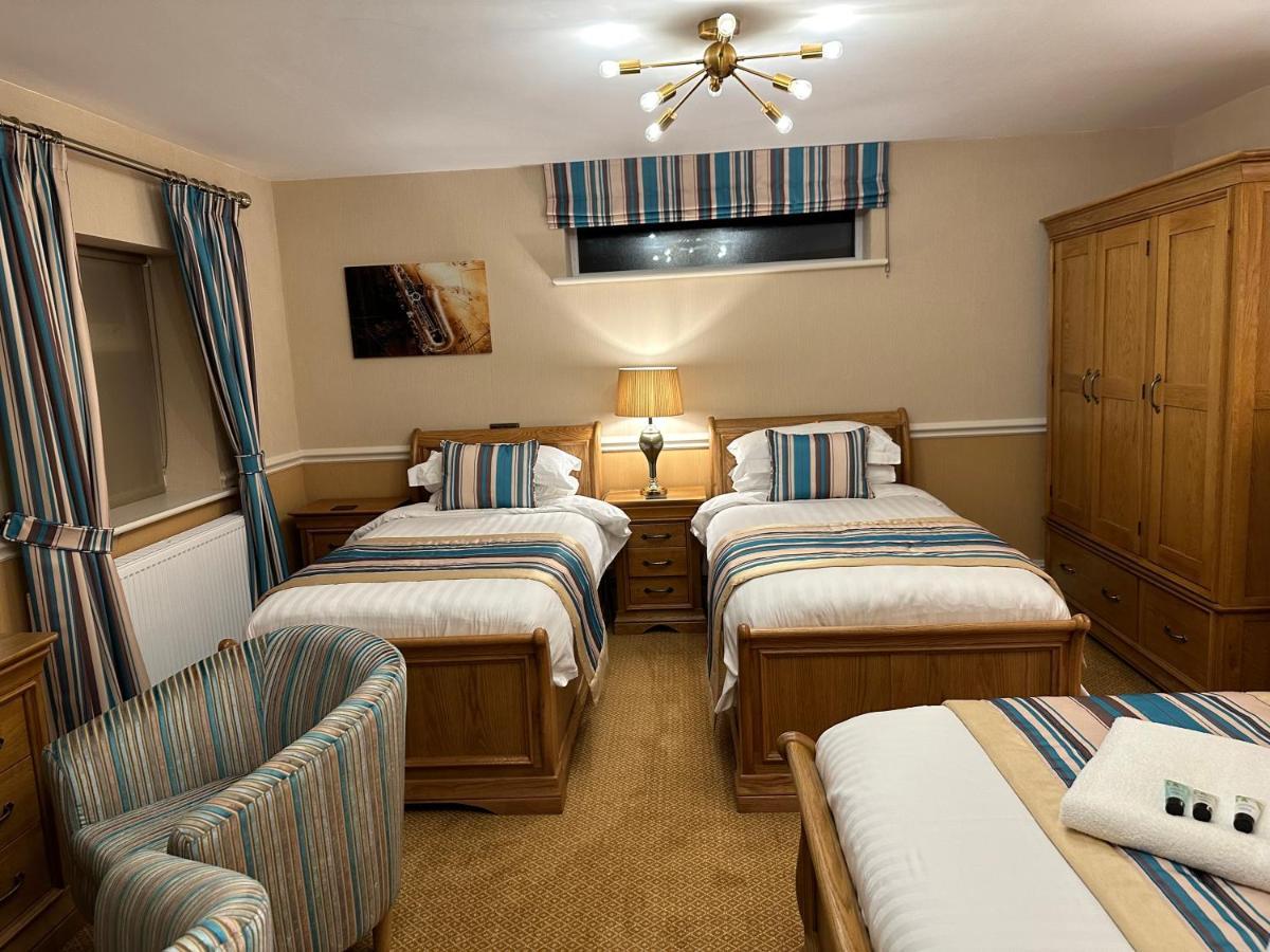 Chester House Guest House Esterno foto The Old Post Office, Bilsborrow