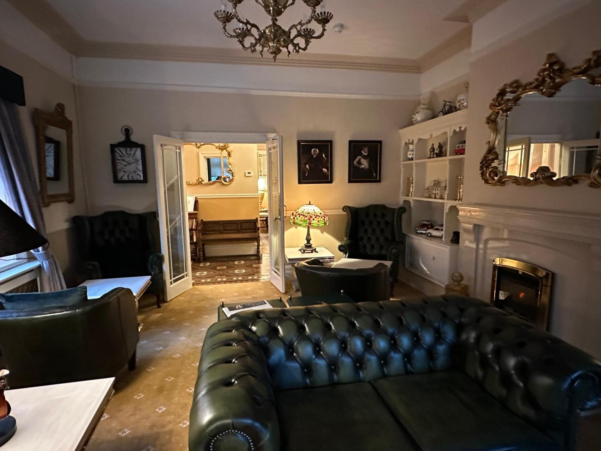 Chester House Guest House Esterno foto The interior of the hotel