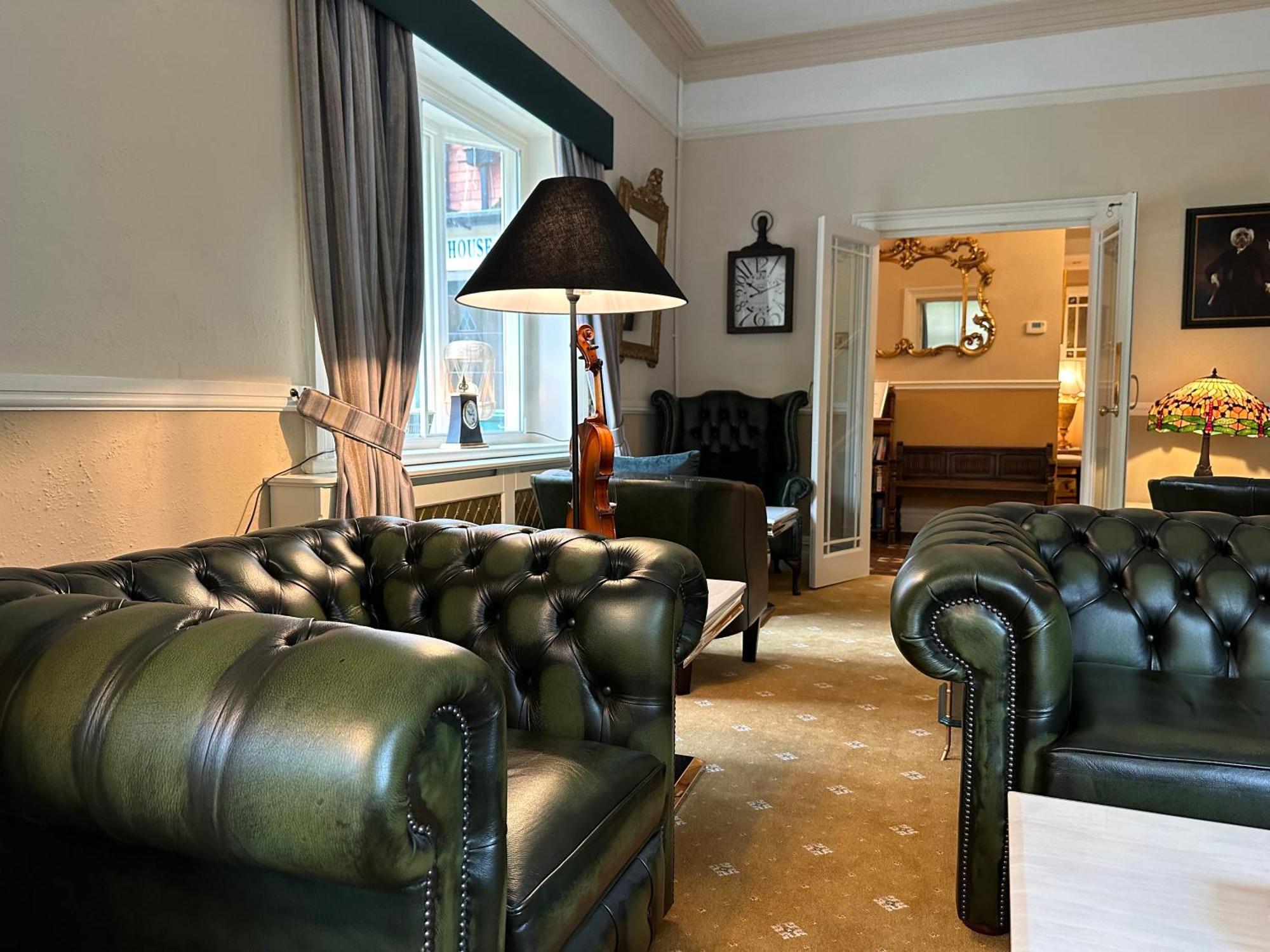Chester House Guest House Esterno foto The interior of the hotel