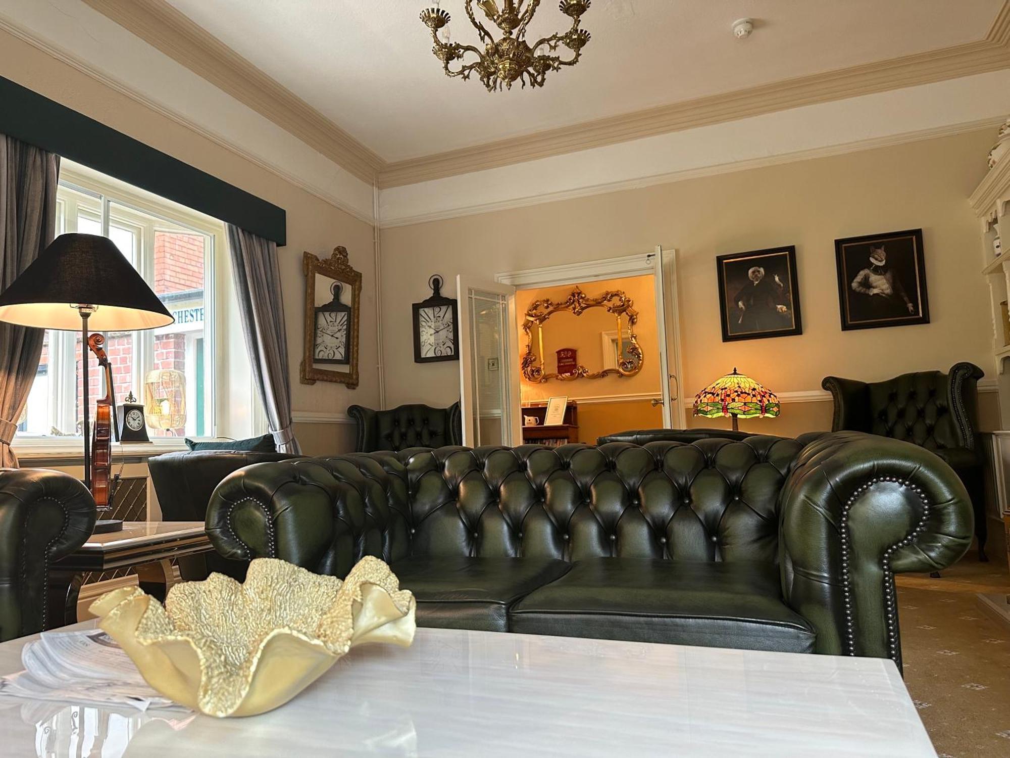 Chester House Guest House Esterno foto The interior of the hotel