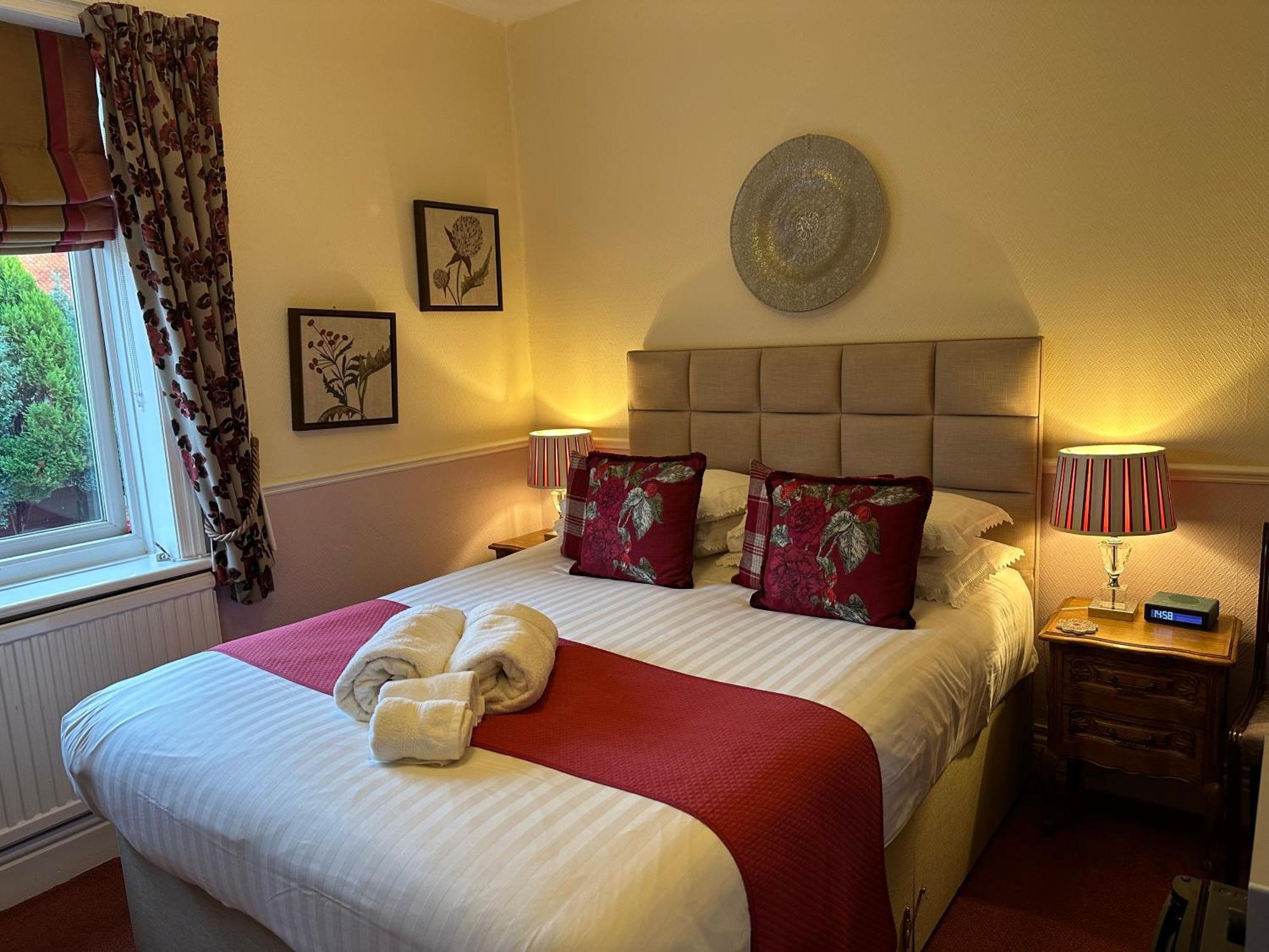 Chester House Guest House Esterno foto A bedroom at the hotel