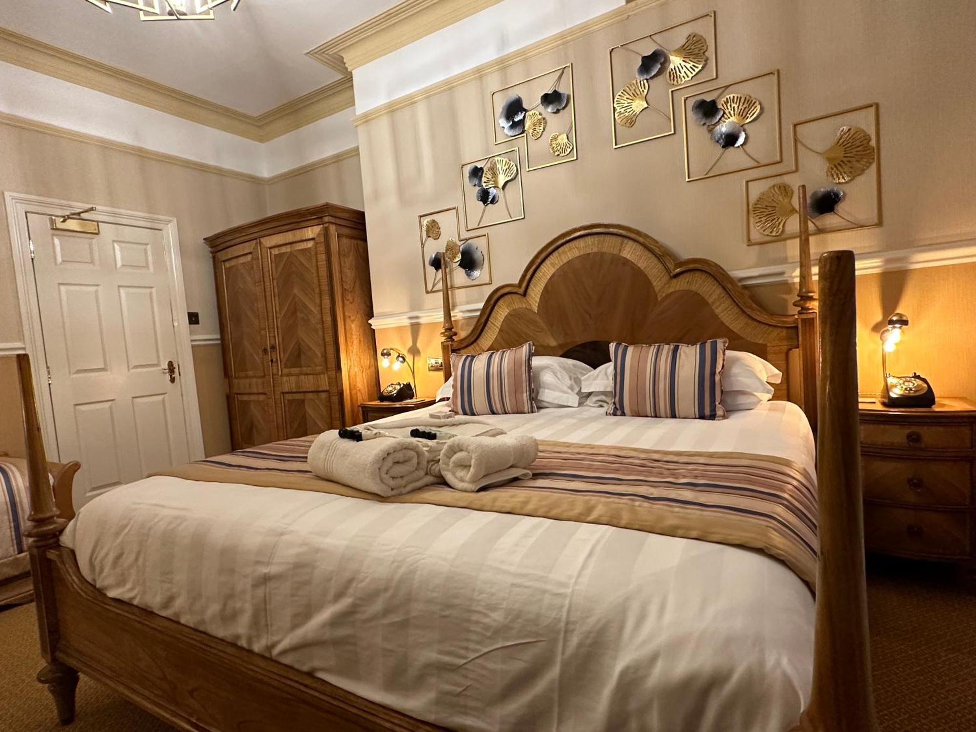 Chester House Guest House Esterno foto The Old Vicarage Hotel