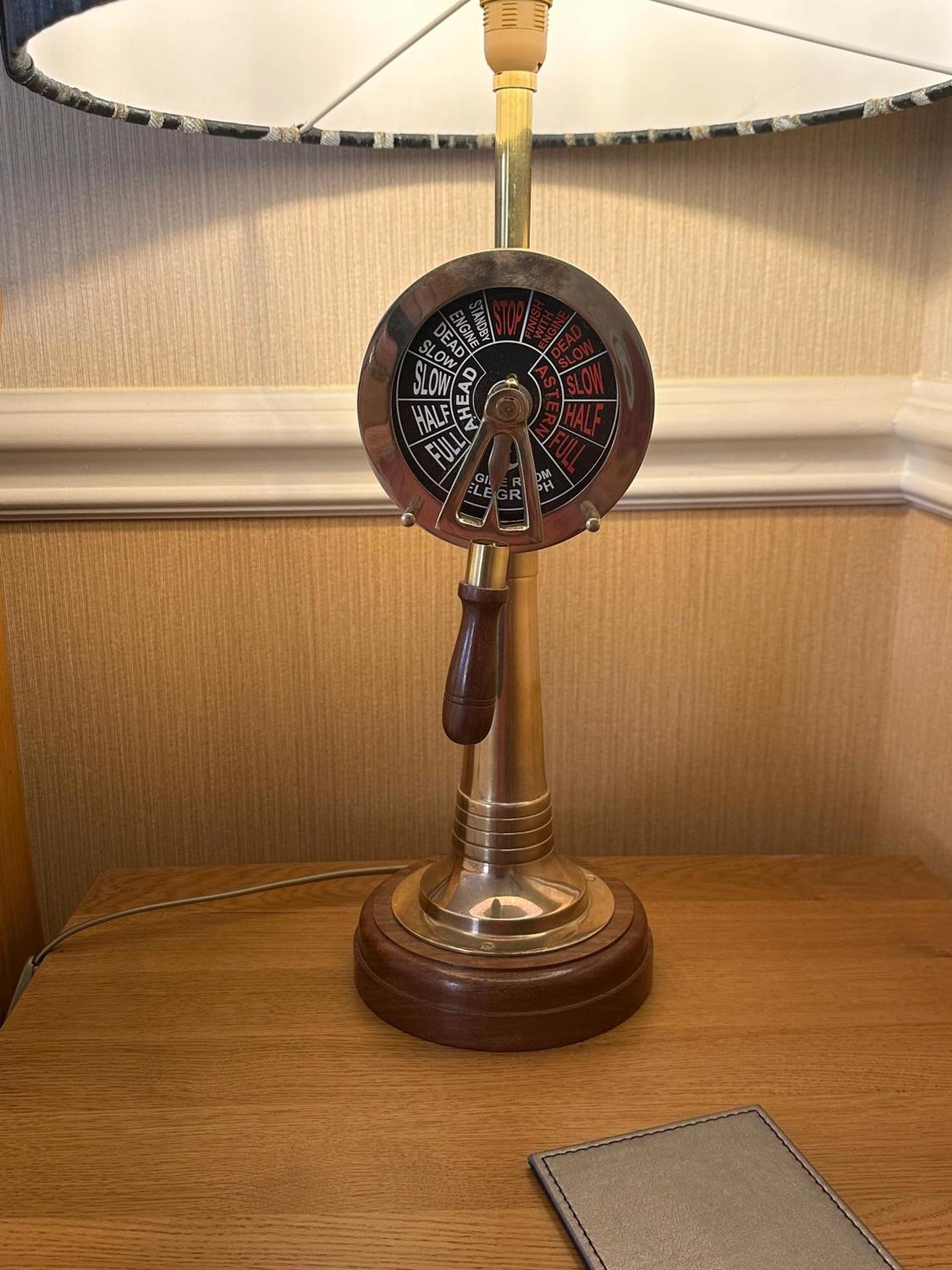 Chester House Guest House Esterno foto A 1970s-era Western Electric 2500 telephone